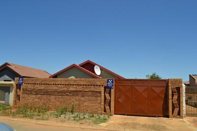 House For Rent in Protea Glen Ext, Soweto