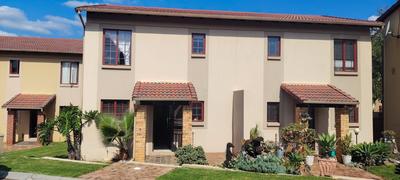 Townhouse For Sale in Willowbrook, Roodepoort