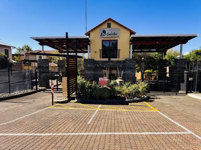 Duplex For Sale in Willowbrook, Roodepoort