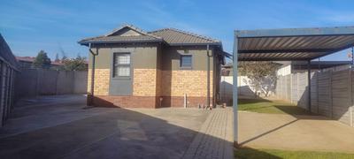 House For Sale in Mindalore, Krugersdorp